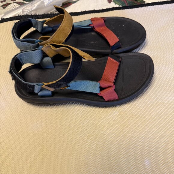 Teva Men\'s sandles size 11